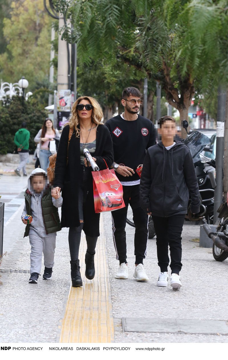 Η τραγουδίστρια είχε αποκαλύψει στην Ελεονώρα Μελέτη τον χωρισμό της, υποστηρίζοντας πως ο Σάββας Γκέντσογλου «θα έπρεπε να δίνει περισσότερη προσοχή στα παιδιά»