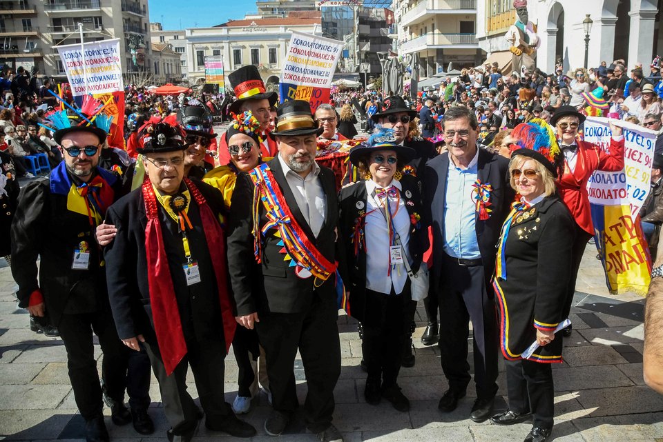 Απόκριες 2019: Εντυπωσιακό και φέτος το Πατρινό Καρναβάλι -Μοναδικά άρματα και 40.000 καρναβαλιστές [εικόνες] | iefimerida.gr 0