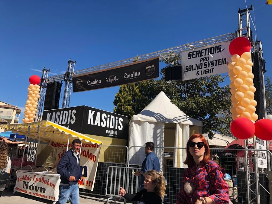 Το πιο πρόστυχο καρναβάλι της Ελλάδας -Τεράστιοι φαλλοί, παντού, στον Τύρναβο [εικόνες] | iefimerida.gr 3