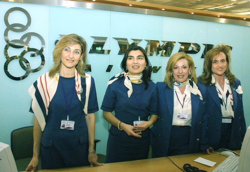 Αεροσυνοδοί και υπάλληλοι της Olympic Air -Φωτογραφία: Τατιάνα Μπόλαρη/Eurokinissi