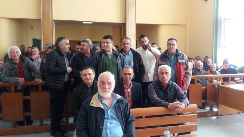 Στιγμιότυπο από τη συγκέντρωση στα δικαστήρια Λάρισας / Φωτογραφία: OnLarissa.gr