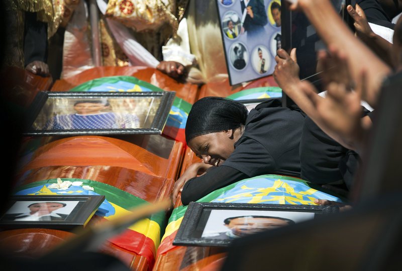 Αεροπορική τραγωδία στην Αιθιοπία: Εκατοντάδες άνθρωποι απέτισαν φόρο τιμής στα θύματα [εικόνες] | iefimerida.gr 0