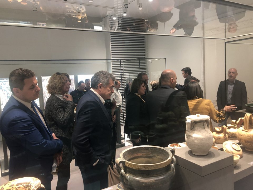 Μέσα από 1.600 εκθέματα το Μουσείο αφηγείται στους επισκέπτες του την ιστορία του νησιού και των κατοίκων του