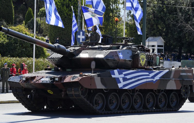 Live η στρατιωτική παρέλαση στην Αθήνα για την 25η Μαρτίου -Σε αστυνομικό κλοιό | iefimerida.gr 1