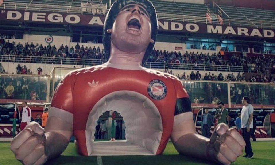 Ο Ντιέγκο Μαραντόνα τώρα και σε... φυσούνα [εικόνα & βίντεο] | iefimerida.gr 0