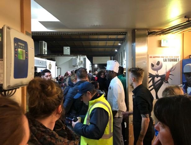 Συναγερμός στη Disneyland στο Παρίσι -Εντολή για lockdown | iefimerida.gr 3