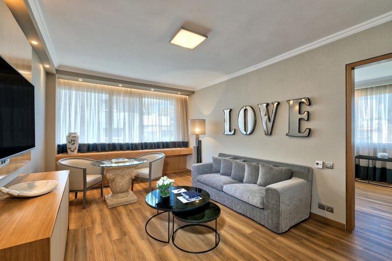 Το σαλόνι της Divine Suite.