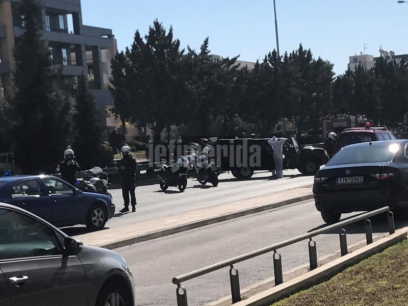 Εκρηξη σε πάρκινγκ στη Βουλιαγμένης -Κάηκαν ΙΧ, ένας τραυματίας | iefimerida.gr 1