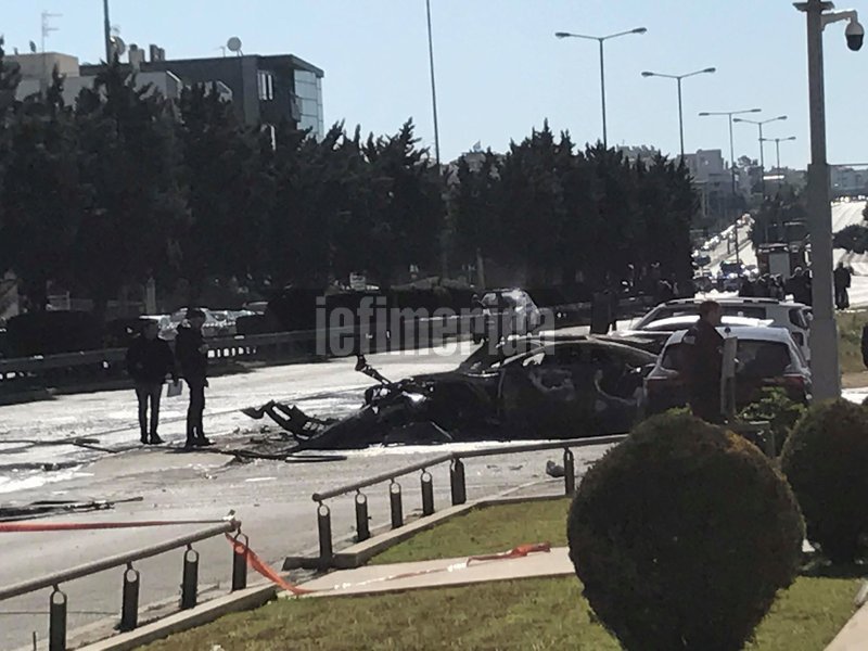 Εκρηξη σε πάρκινγκ στη Βουλιαγμένης -Κάηκαν ΙΧ, ένας τραυματίας | iefimerida.gr 6