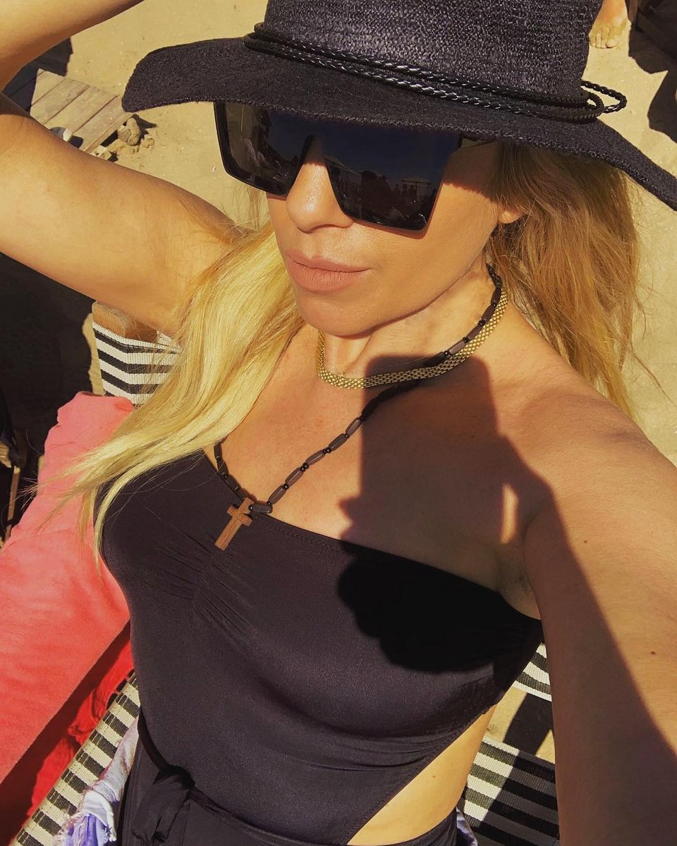 Η Γωγώ Μαστροκώστα έκανε την αρχή: Πόσταρε την πρώτη φωτό με μαγιό για φέτος [εικόνες] | iefimerida.gr 0