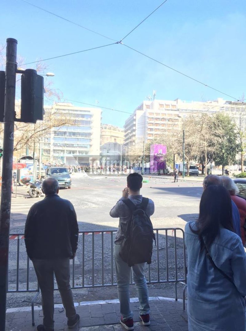 Οι τουρίστες ρωτούσαν απορημένοι τι συμβαίνει