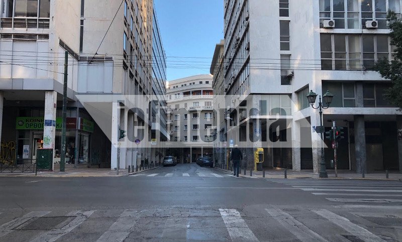 Μόνο ένας πεζός στην οδό Σταδίου