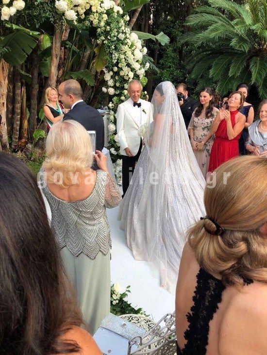 Γιάννης Κούστας-Δήμητρα Μέρμηγκα μετά τον γάμο... παραμύθι στο Σορέντο παντρεύονται κανονικά στη Βουλιαγμένη [εικόνα] | iefimerida.gr 1