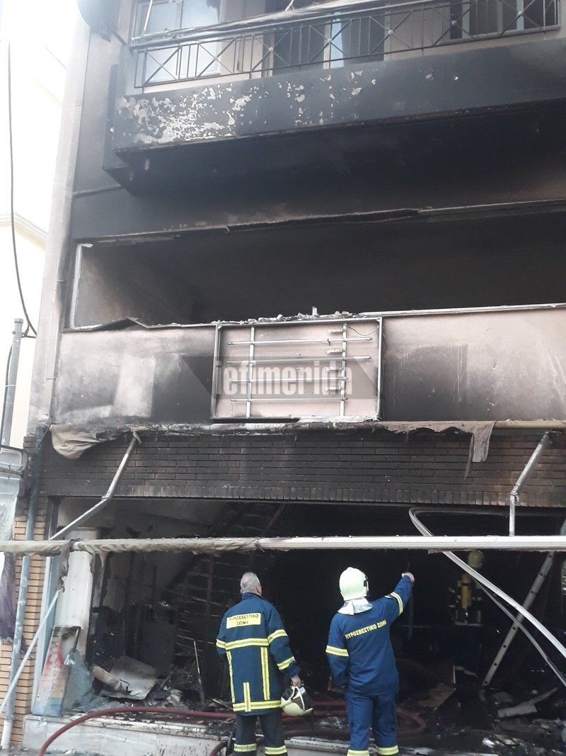 Πυρκαγιά στο Χαλάνδρι -Καταστράφηκε κατάστημα παιχνιδιών [εικόνες] | iefimerida.gr 4