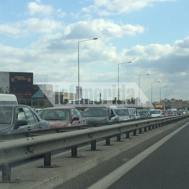 Κυκλοφοριακό έμφραγμα στον Κηφισό -Σημειωτόν η κίνηση των ΙΧ [εικόνες] | iefimerida.gr 0