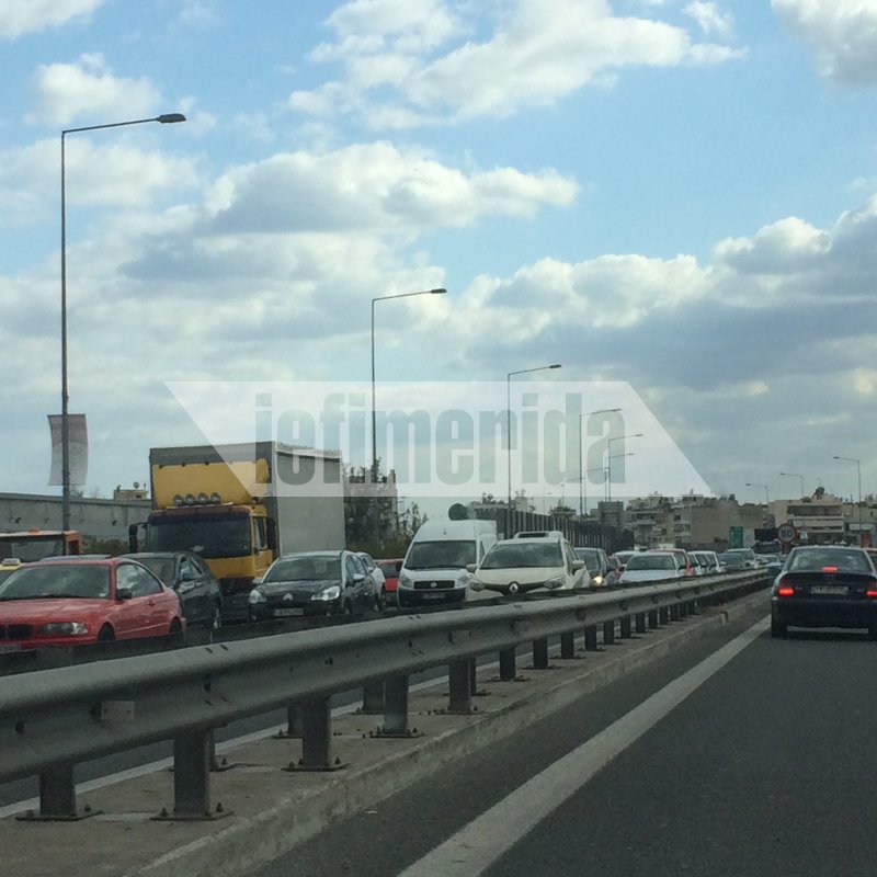 Κυκλοφοριακό έμφραγμα στον Κηφισό -Σημειωτόν η κίνηση των ΙΧ [εικόνες] | iefimerida.gr 1