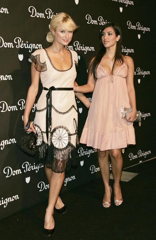 Οταν η Κιμ Καρντάσιαν ήταν το «σκυλάκι» της Πάρις Χίλτον- Πόσο έχει αλλάξει η ζωή της από τότε [εικόνες]  | iefimerida.gr 12