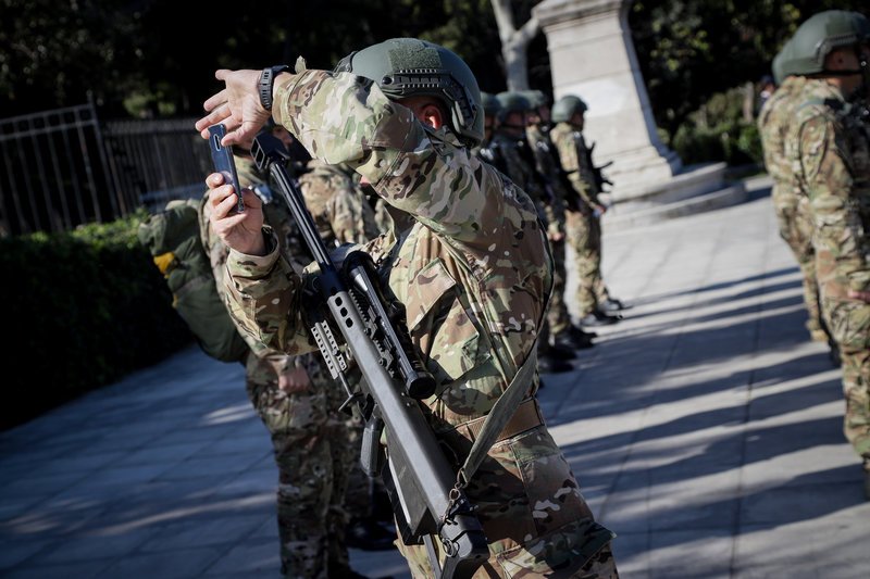 Οι βατραχάνθρωποι και οι κομάντο κατέβηκαν στην Αθήνα [εικόνες] | iefimerida.gr 5