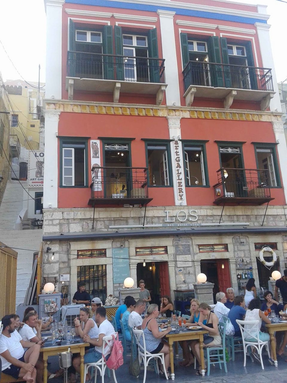 Προς πώληση ιστορικό, πανέμορφο κτίριο στη Σύμη -Δείτε τι είχε συμβεί εκεί [εικόνες] | iefimerida.gr 1