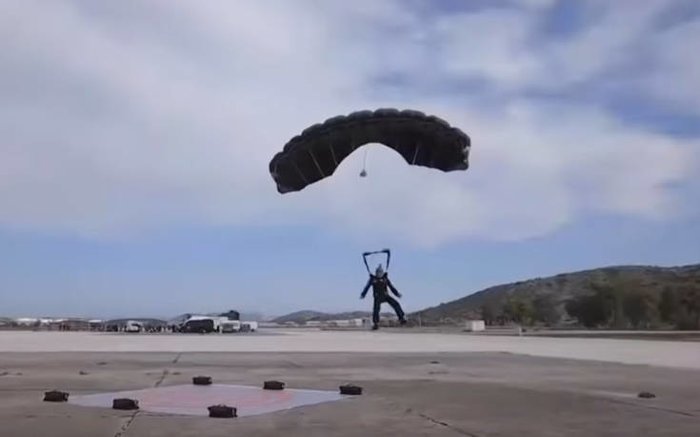 MasterChef 3: Η ξανθιά αλεξιπτωτίστρια που «μάγεψε» τον Παντελή [εικόνες &amp; βίντεο] | iefimerida.gr 2