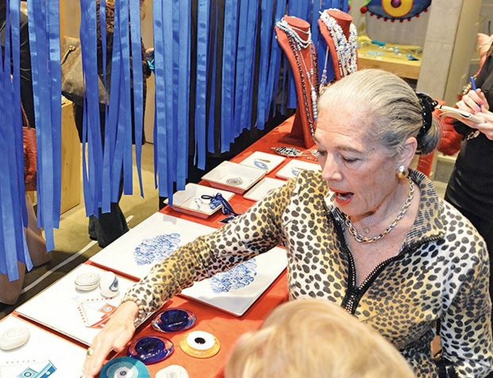  Μίκα Σαρίδη: Η «πτώση» της βασίλισσας των επίπλων [εικόνες] | iefimerida.gr 2