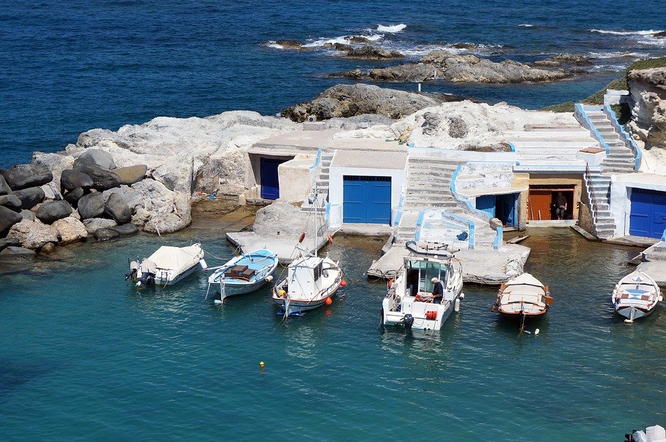 Όπως σημειώνεται στο άρθρο, σε όλο το νησί βρίσκεις εστιατόρια με χαρακτήρα, που μαγειρεύουν χρησιμοποιώντας ντόπιες και ολόφρεσκες πρώτες ύλες