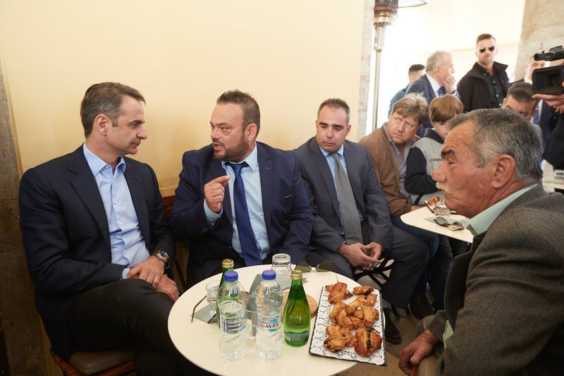 Με μέλη του σωματείου οδηγών ταξί συνομίλησε ο κ. Μητσοτάκης