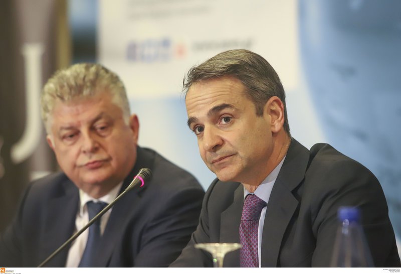 Ο Κ. Μητσοτάκης και ο πρόεδρος του ΣΕΒΕ Γ. Κωνσταντινίδης (ΜΟΤΙΟΝΤΕΑΜ/ΚΩΝΣΤΑΝΤΙΝΙΔΗΣ ΓΙΩΡΓΟΣ)