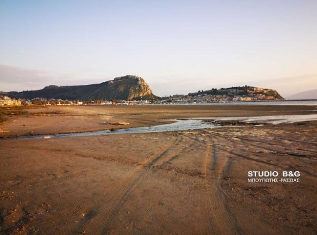 Εντυπωσιακό: «Χάθηκε» η θάλασσα στο Ναύπλιο -Την... ρούφηξε η υπερπανσέληνος [εικόνες] | iefimerida.gr 3