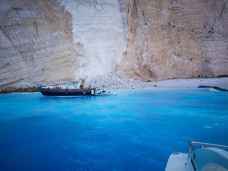 Εικόνες από όταν είχε γίνει κατολίσθηση στο Ναυάγιο της Ζακύνθου τον Σεπτέμβριο 2018.