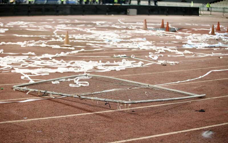 Διακοπή στο ντέρμπι Παναθηναϊκός-Ολυμπιακός λόγω επεισοδίων | iefimerida.gr 2