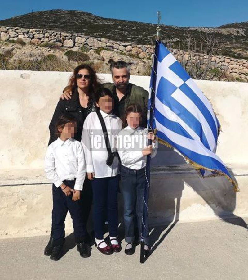 Ο Διονύσης Ανδρόνικος, επαγγελματίας φωτορεπόρτερ, με την οικογένεια του εγκαταστάθηκαν φέτος στο μικρό νησί δίνοντας νέα πνοή στον τόπο
