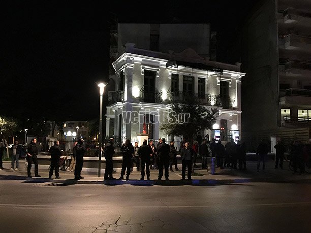 Νέες αποδοκιμασίες κατά του Νίκου Παππά -Στη Βέροια [εικόνες & βίντεο] | iefimerida.gr 3