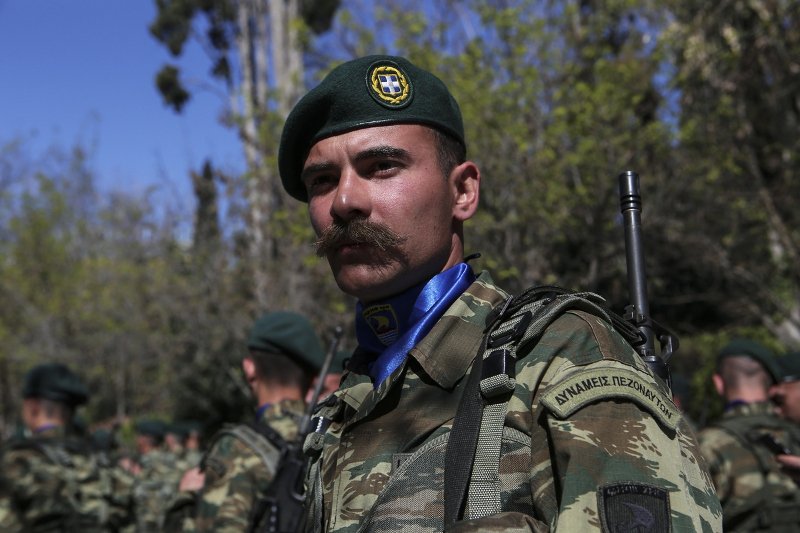 Live η στρατιωτική παρέλαση στην Αθήνα για την 25η Μαρτίου -Σε αστυνομικό κλοιό | iefimerida.gr 2