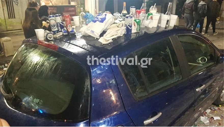 Θεσσαλονίκη: Χάος στους δρόμους από τα σκουπίδια της Τσικνοπέμπτης [εικόνες] | iefimerida.gr 1