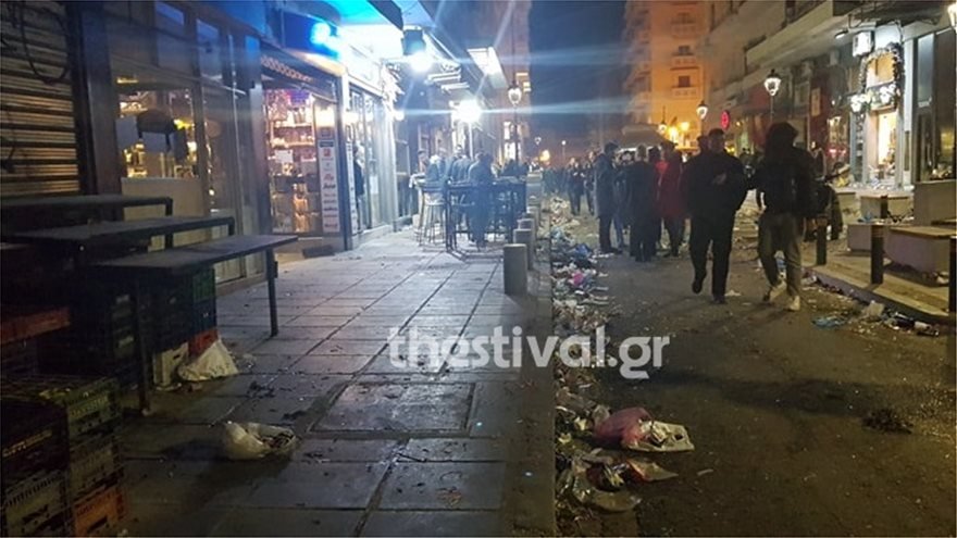 Θεσσαλονίκη: Χάος στους δρόμους από τα σκουπίδια της Τσικνοπέμπτης [εικόνες] | iefimerida.gr 0