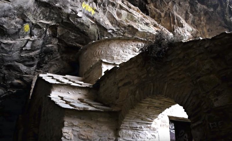 Ιστορίες μυστηρίου: Το BBC στο σπήλαιο Νταβέλη -«Το περίεργο υπόγειο φαινόμενο» [εικόνες] | iefimerida.gr 0