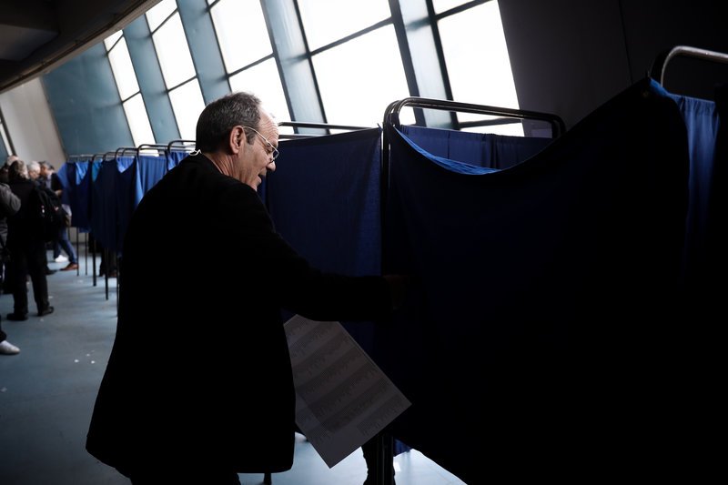 Σύνεδροι του ΚΙΝΑΛ ψηφίζουν για τα νέα όργανα