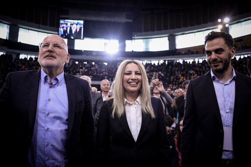 Από αριστερά: Φράνς Τίμμερμανς, Φώφη Γεννηματά και Μανώλης Χριστοδουλάκης