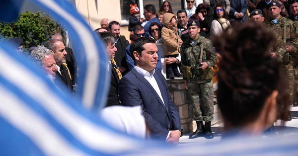 «Τελευταία παρέλαση» -Το Twitter κάνει πατριωτική αντιπολίτευση σήμερα [εικόνες] | iefimerida.gr 8