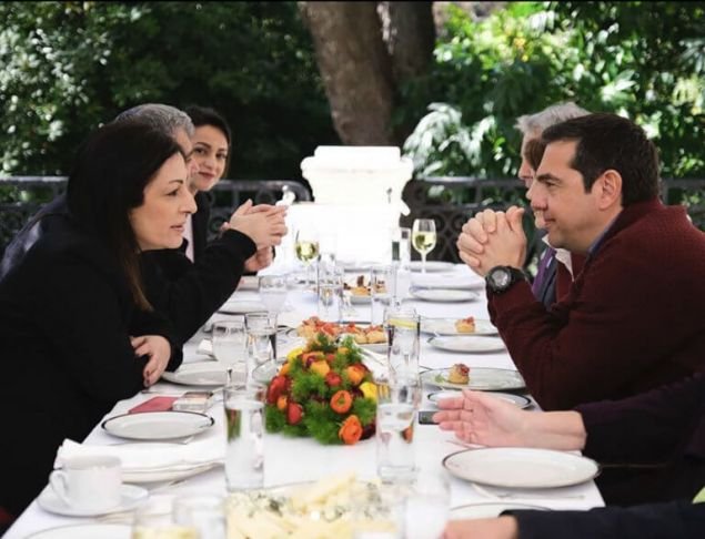 Αλέξης Τσίπρας και Μυρσίνη Λοΐζου στο γεύμα στο Μαξίμου