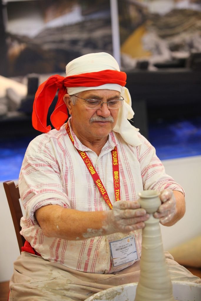 Ο λόγος για τις τουριστικές υπηρεσίες που συμμετέχουν στην έκθεση, οι οποίες αποφάσισαν να διαφημίσουν την κατεχόμενη Κύπρος ως «Βόρεια Κύπρο» στο δικό τους περίπτερο.