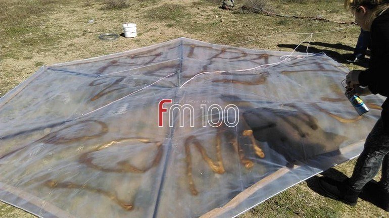 Χαρταετός-γίγας, ύψους 5 μέτρων, στον ουρανό της Λήμνου! [εικόνες & βίντεο] | iefimerida.gr 2