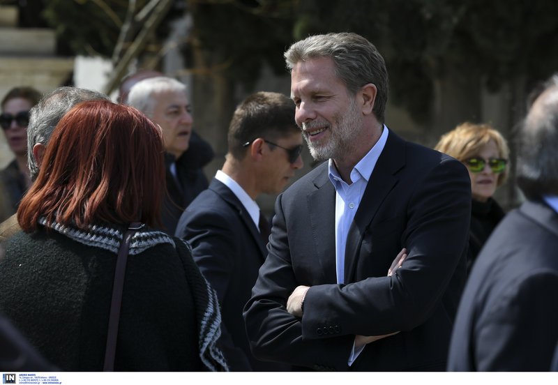 Το τελευταίο αντίο στον Βασίλη Λυριτζή [εικόνες] | iefimerida.gr 8