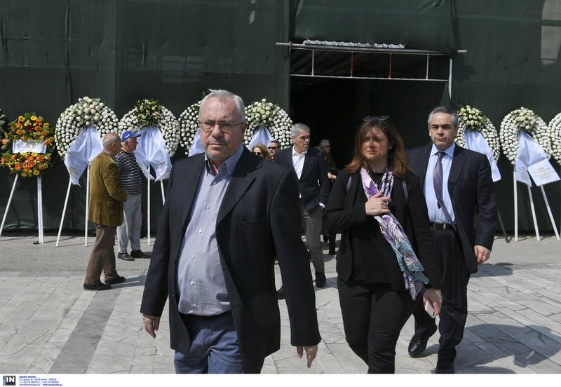 Το τελευταίο αντίο στον Βασίλη Λυριτζή [εικόνες] | iefimerida.gr 11