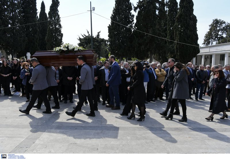 Το τελευταίο αντίο στον Βασίλη Λυριτζή [εικόνες] | iefimerida.gr 7