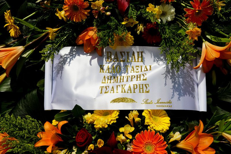 Το τελευταίο αντίο στον Βασίλη Λυριτζή [εικόνες] | iefimerida.gr 14