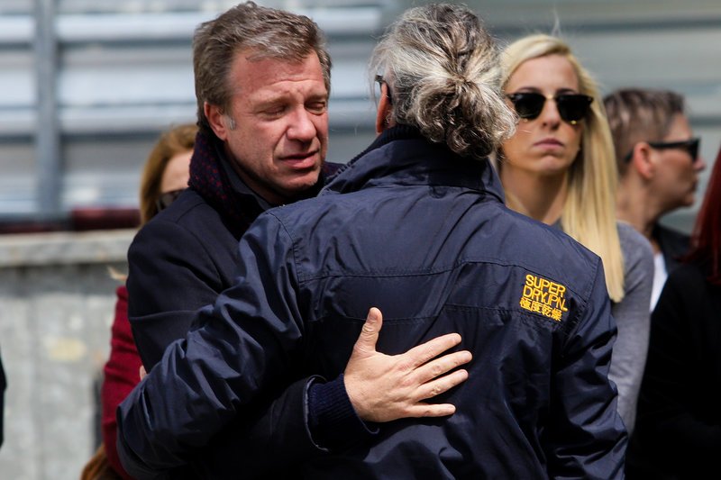 Το τελευταίο αντίο στον Βασίλη Λυριτζή [εικόνες] | iefimerida.gr 12