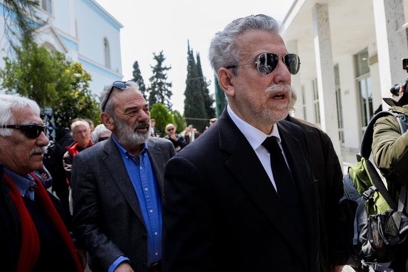 Το τελευταίο αντίο στον Βασίλη Λυριτζή [εικόνες] | iefimerida.gr 15