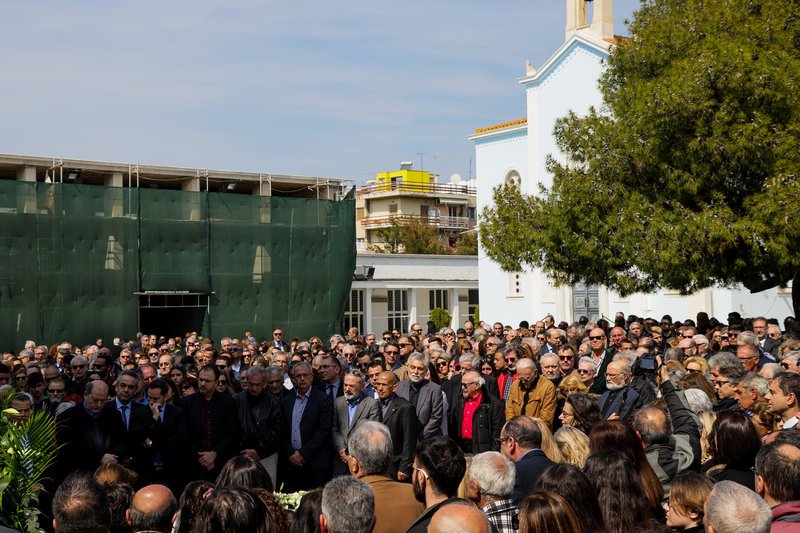 Κηδεία Βασίλη Λυριτζή: Συγκλόνισε ο επικήδειος του Νίκου Φίλη | iefimerida.gr 5